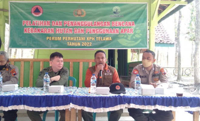 Pelatihan dan penanggulangan bencana kebakaran hutan dan penggunaan apar